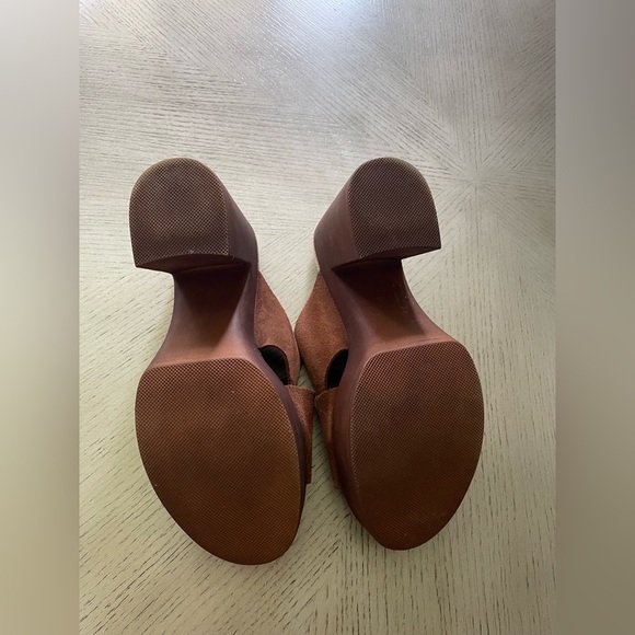Brown Suede Mules with Crisscross Design - Picture 6 of 9